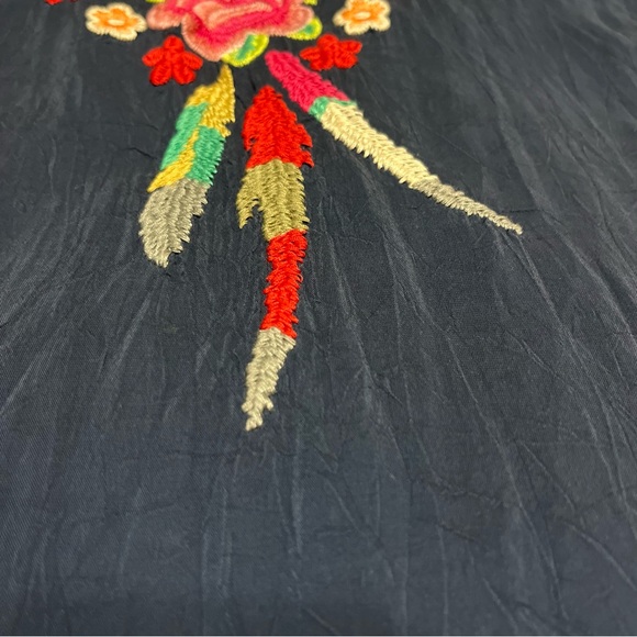 Johnny Was Tunic Blouse Blossom Navy Blue Embroidered Boho Top Rayon Boho Small - Picture 7 of 9